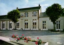 CPSM Montbizot Sarthe La Mairie 