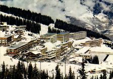 CPSM Courchevel vue partielle de la station les grands Immeubles la pationoire et la Foret du Praz 
