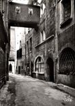 CPSM Chambery rue basse du chateau 
