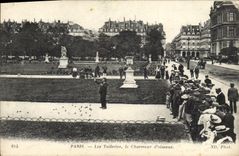 CPA Paris Les Tuileries le Charmeur d'oiseaux 