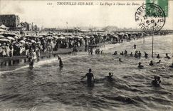 CPA Trouville sur Mer La Plage a l'heure du Bains 