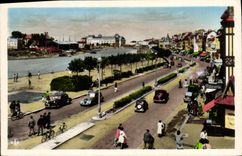 CPA Trouville Reine des Plages Vue generale sur les queis 