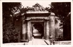 CPA Caen Poterne du Chateau 