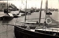 CPA Courseulles sur mer le Port 
