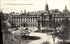CPA Caen l'hotel de ville et la place de la republique 