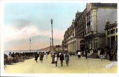 CPA Cabourg Calvados la Digue et le Grand hotel 