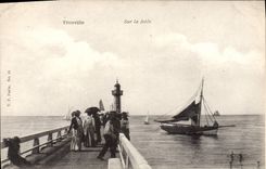 CPA Trouville sur la Jetee 