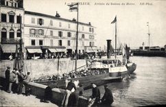 CPA Honfleur Arrivee du Bateau du Havre 