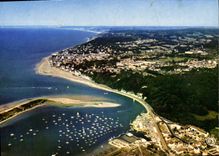 CPSM La Cote Fleurie dives Cabourg Houlgate Calvados le port des yachts et la plage 
