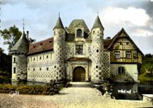 CPSM manoir Normand Saint Germain de Livet le chateau XVI la Facade 