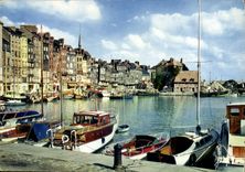 CPSM En Normandie Honfleur Calvados le Bassin et la Lieutonance 