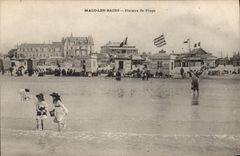 CPA Malo les Bains Plaisirs de Plage 