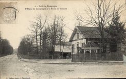 CPA Foret de Compiegne L'Elysee de Compiegne et la Route de Soissons 