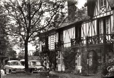 CPA Station thermale de Bagnoles de l'orne le Manoir du Lys en foret d'Andaine confort moderne jardi