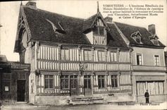 CPA Vimoutiers l'ancienne hotellerie des Moines Benedictins de l'Abbaye de Jumieges dont le prieur h