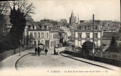 CPA Laigle la Rue de la Gare vue de la Gare 