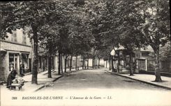 CPA Bagnoles de l'Orne l'avennue de la gare 
