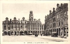 CPA Arras La petite Place 