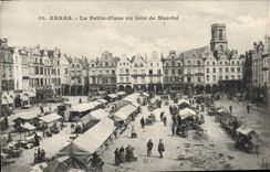 CPA Arras le Petit Place un jour de Marché