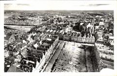 CPA Arras vue panoramique la petite place avec ses maisons de style Espagnol 