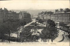 CPA Clermont Ferrand La Place Saint Herem et le Puy de Dome 