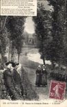 CPA En Auvergne Dans le Chemin Creux L'Attente 