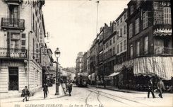 CPA Clermont Ferrand la Rue de l'Ecu 