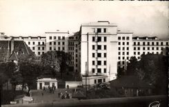 CPSM Suresnes (Seine) Vue d'ensemble de l'Hopital Foch (rue Worth)