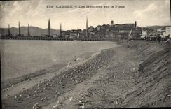 CPA Cannes Les Mouettes sur la Plage