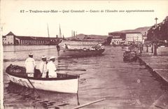 CPA Toulon sur Mer Quai Cronstadt Canois de l'Escadre aux approvisionnements