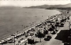 CPA Le Lavandou La Plage