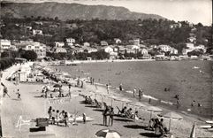 CPA Cote d'Azur le Lavandou vue generale et la plage 