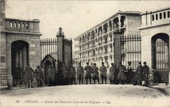 CPA Toulon entree des Nouvelles Casenes de Grignan 