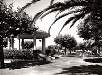 CPA Core d'Azur Sainte Maxime Les jardins et le kiosque a musique 