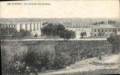 CPA Hyeres Vue generale des Casernes 