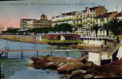CPA Saint Raphael Var Le Boulevard Felix Martin et les Bains 