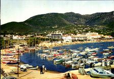 CPSM Couleurs et Lumiere de France La Cote d'Azur miracle de la nature Cavalaire sur Mer Var Le Port