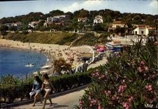 CPSM Sanary sur Mer Var La Plage de Port Issol 