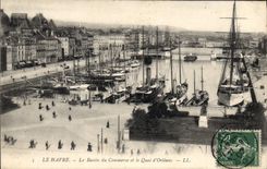 CPA Le Havre le Bassin du commerce et le Quai d'Orleans 