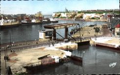 CPA Dieppe Seine Mme le port et le nouveau pont 