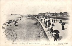 CPA Dieppe la plage et le boulevard Maritime 