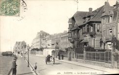 CPA Dieppe le Boulevard Aguado 