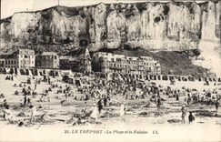 CPA Le Treport la plage et la Falaise 