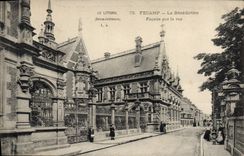 CPA Le Littoral Seine Inferieure Fecamp la Benedictine Facade sur la rue 