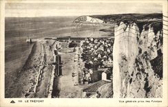 CPA Le Treport Vue generale prise des Falaises 