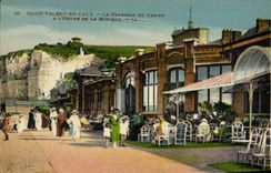 CPA Saint Valery en Caux La Terrasse du Casino à l'Heure de la Musique 
