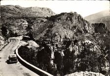 CPA La Cote d'Azur Gourdon A M La route de Grasse 