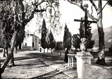 CPA Menton A M de l'Annonciade La Chapelle la terrasse et les montagnes 