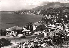 CPSM Menton Vue generale prise de la frontiere