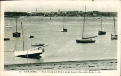 CPA Carantec vue prise du port vers Saint Pol de Leon 